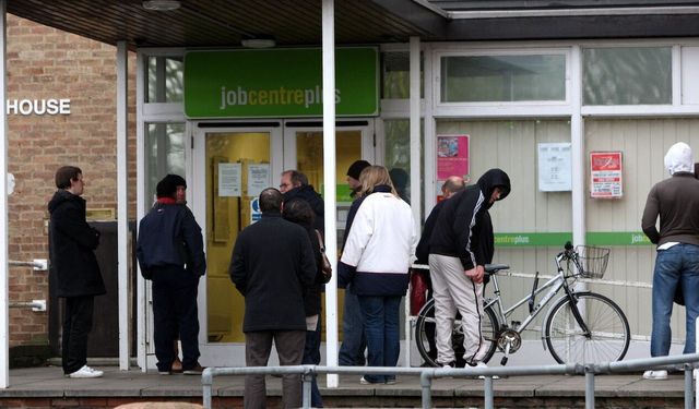 UK Faces ‘Lost Generation’ Warning Over Youth Unemployment
