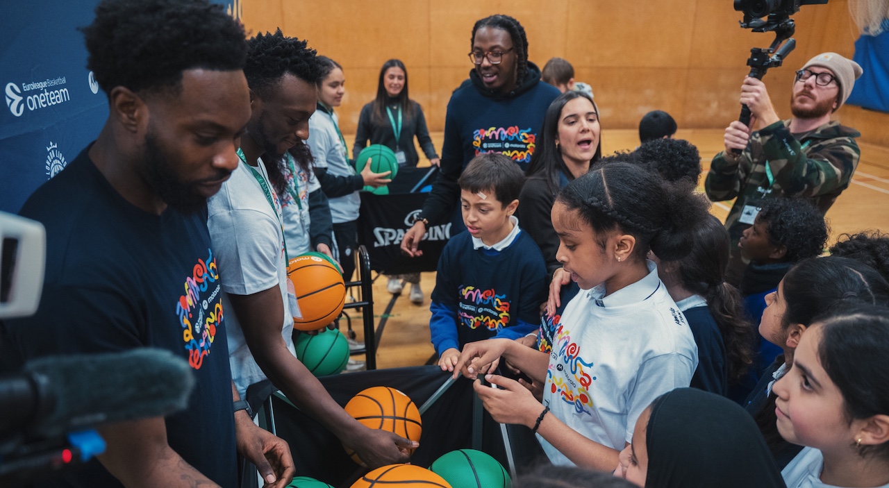 London Hosts The Latest ‘Bouncing For Good’ Stop-1