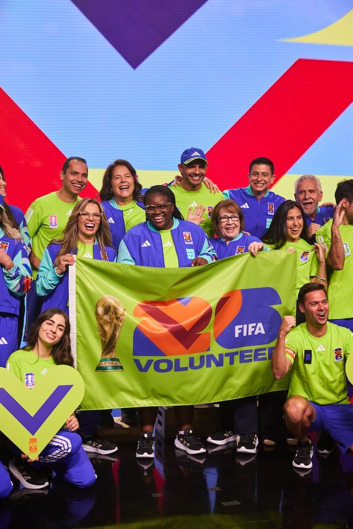 F I F A Volunteer 0116